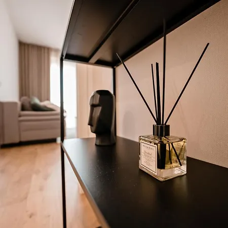 Apartma 2+2 V Mestu Appartamento