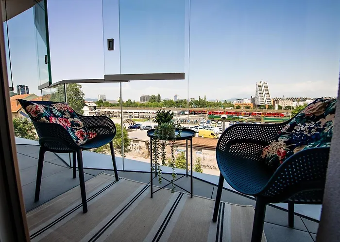 아파트 Apartma 2+2 V Mestu *