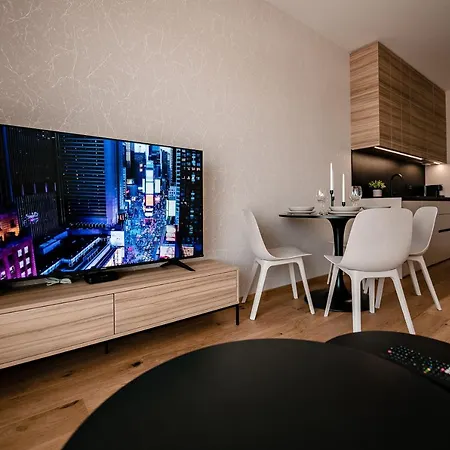 Apartma 2+2 V Mestu * Laibach